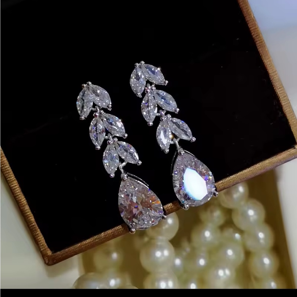Dazzling Silver Teardrop Earrings - Picture 2 of 6